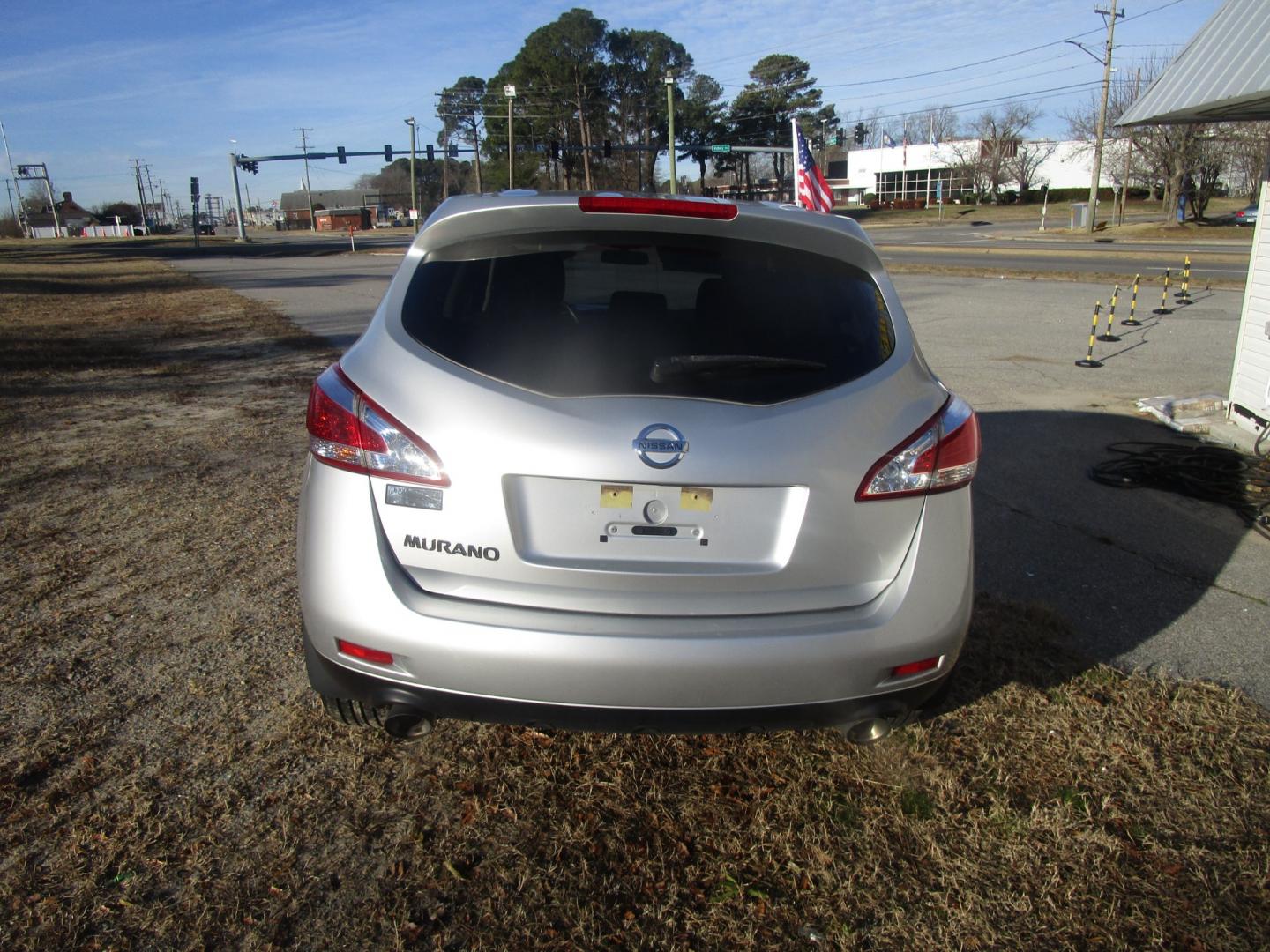 2012 Silver Nissan Murano (JN8AZ1MU2CW) , located at 2553 Airline Blvd, Portsmouth, VA, 23701, (757) 488-8331, 36.813889, -76.357597 - Down Payment: $799 Weekly Payment: $100 APR: 23.9% Repayment Terms: 42 Months ***CALL ELIZABETH SMITH - DIRECTOR OF MARKETING @ 757-488-8331 TO SCHEDULE YOUR APPOINTMENT TODAY AND GET PRE-APPROVED RIGHT OVER THE PHONE*** - Photo#4